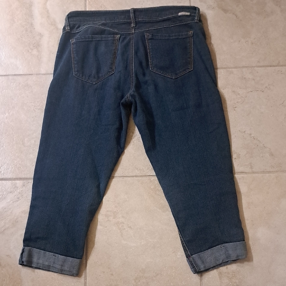 17/21 Blue Jean Capri's, Size 10 (Run Large) - Picture 3 of 5